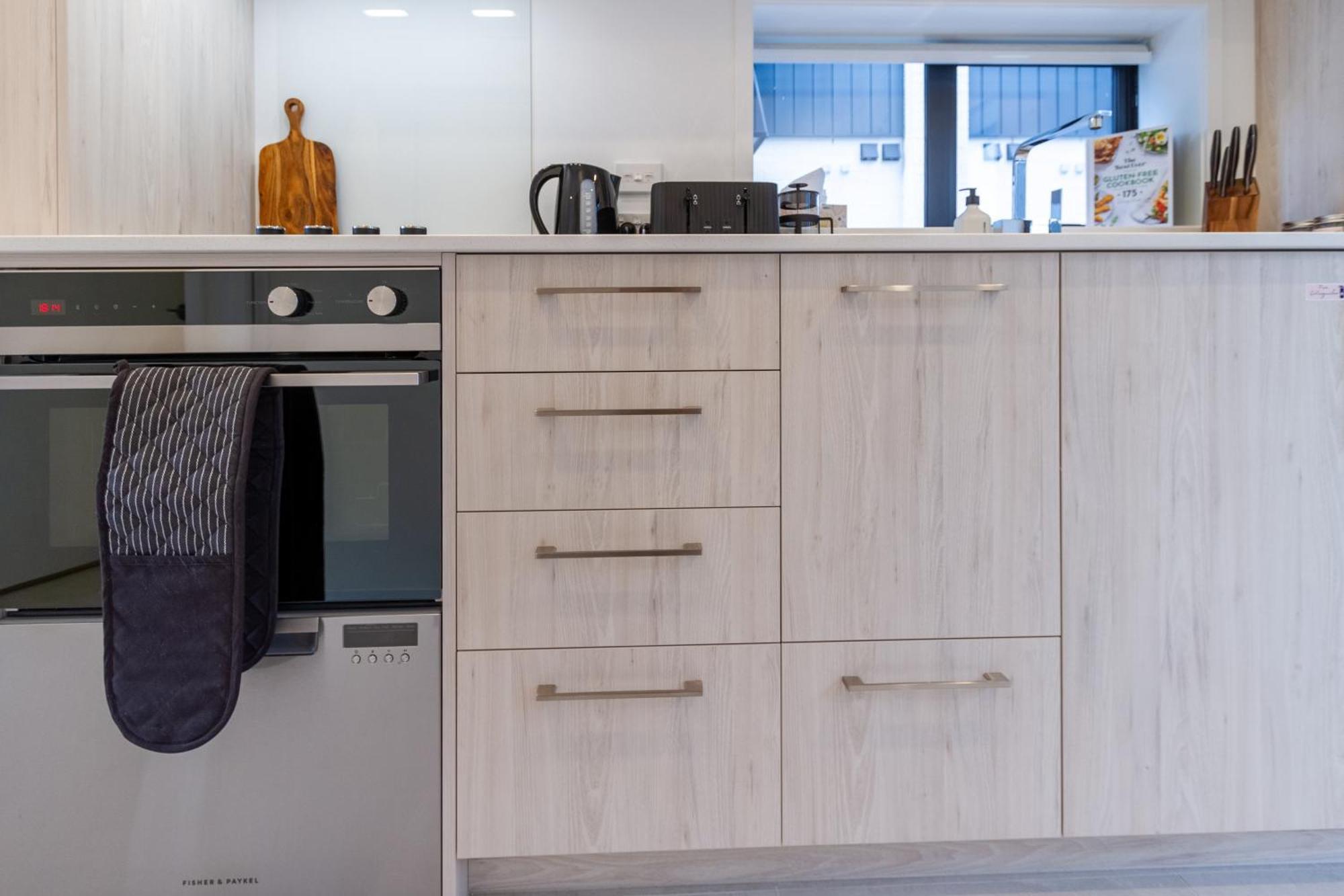 Single Level Studio, Cbd Escape: King Bed Christchurch Eksteriør bilde